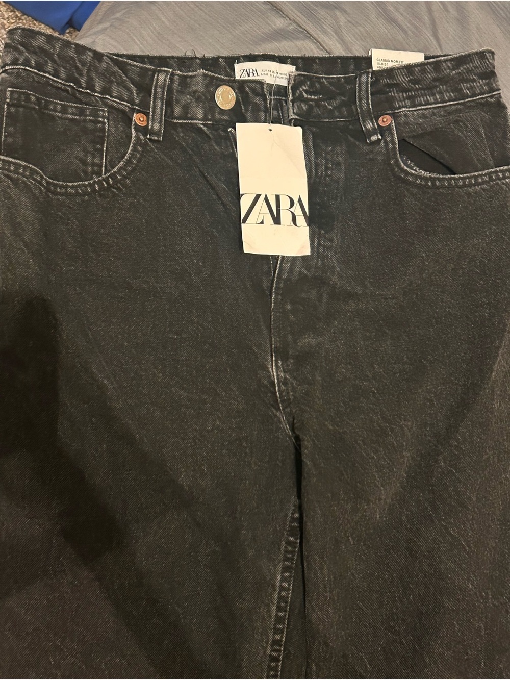 Zara Women’s Classic Momfit Jeans